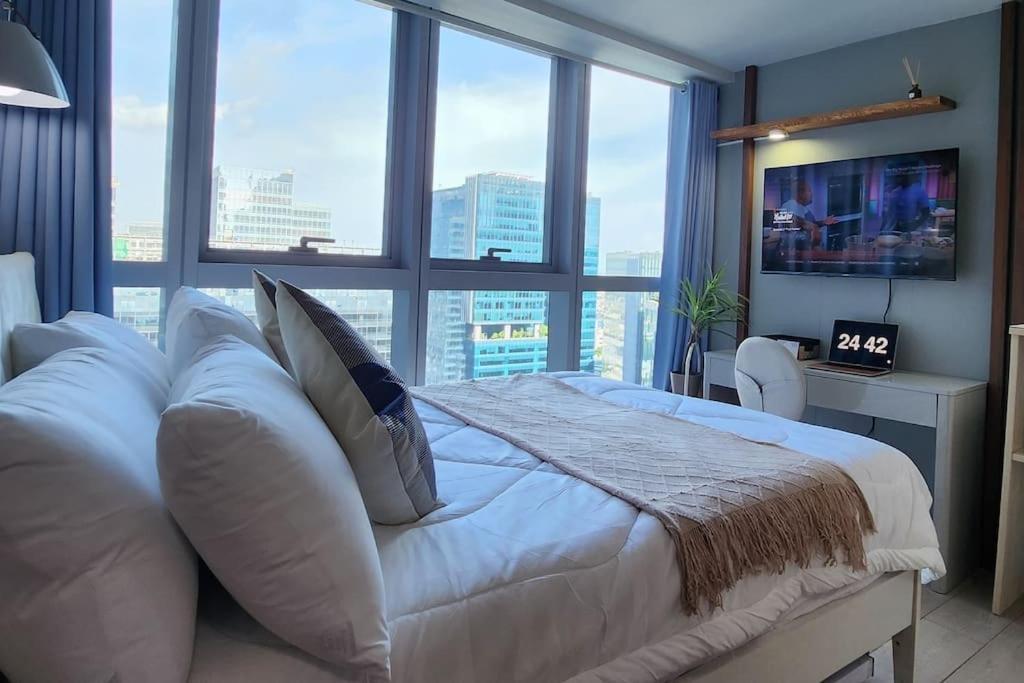 Luxestaysmnl Coastal Chic Netflx 380Mbps Pool Bgc Манила Экстерьер фото