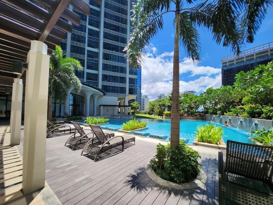 Luxestaysmnl Coastal Chic Netflx 380Mbps Pool Bgc Манила Экстерьер фото