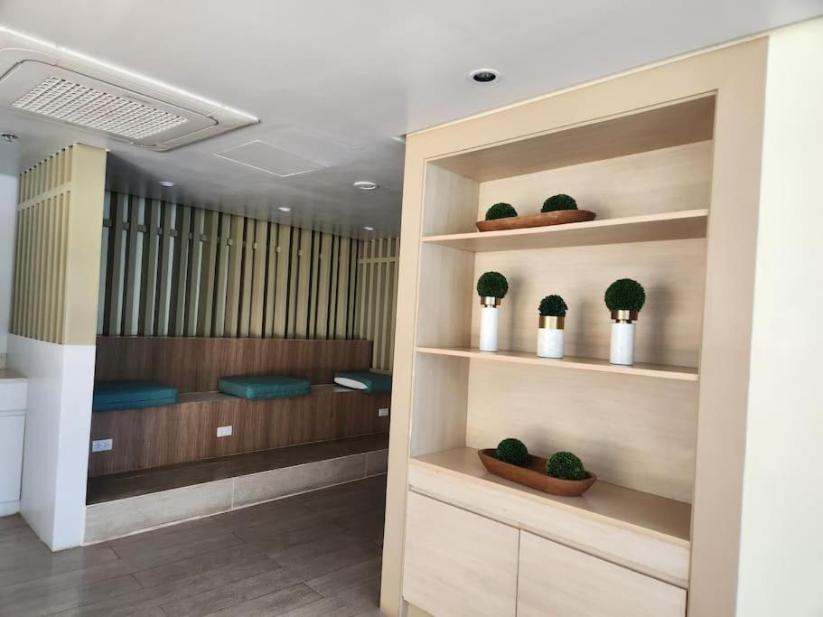 Luxestaysmnl Coastal Chic Netflx 380Mbps Pool Bgc Манила Экстерьер фото